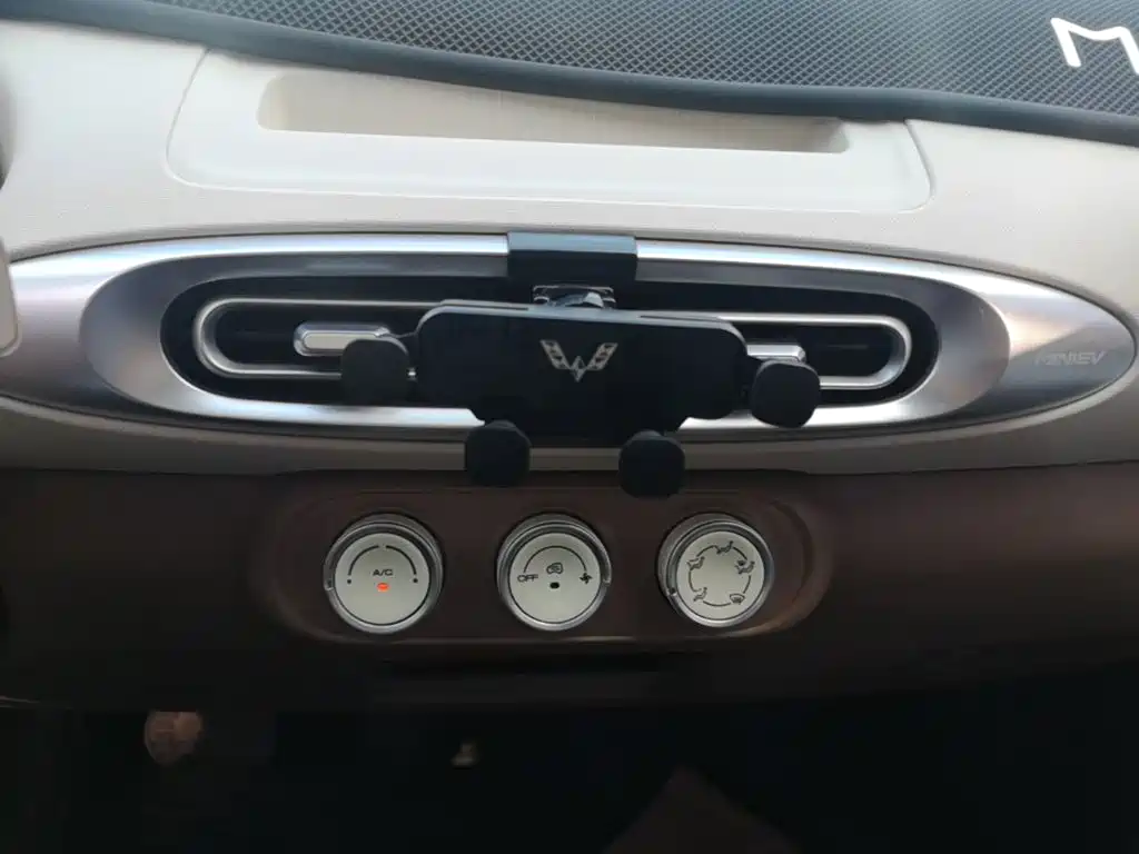 Wuling MINIEV — миниатюра 13