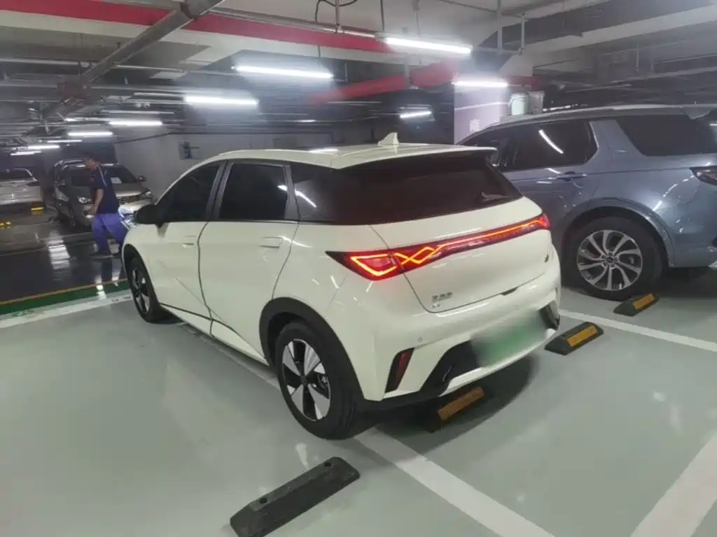 BYD Dolphin — миниатюра 5