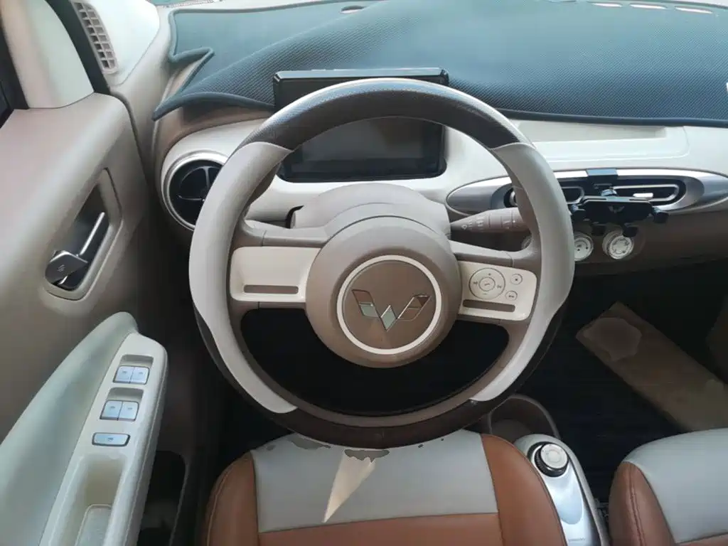 Wuling MINIEV — миниатюра 11
