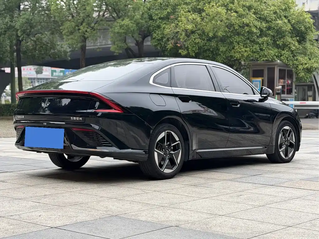 Wuling Starlight 2023 — фото 7