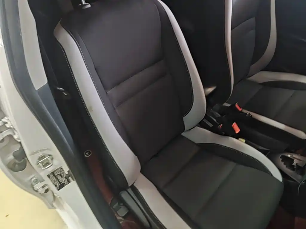 Toyota Yaris L — миниатюра 25