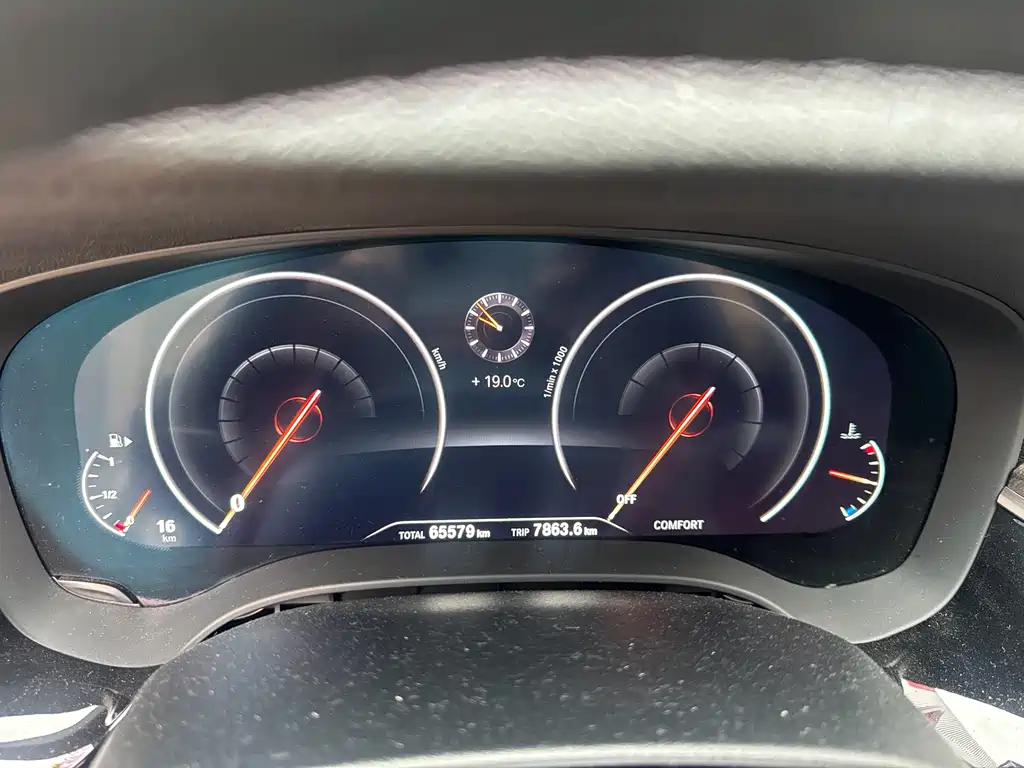 BMW 5 Series — миниатюра 9