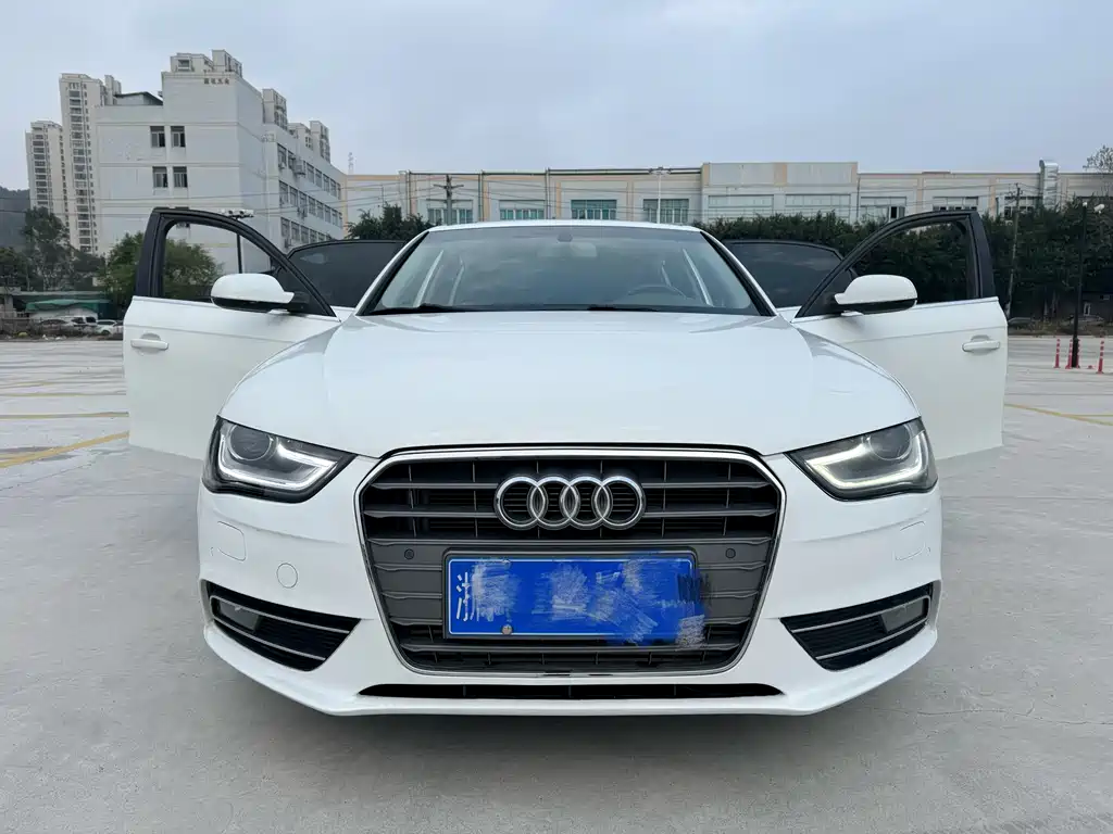 Audi A4L 2012