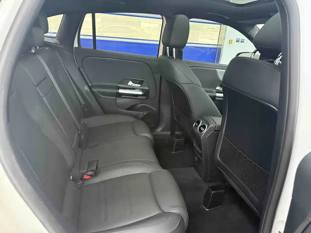 Mercedes-Benz GLA — миниатюра 17
