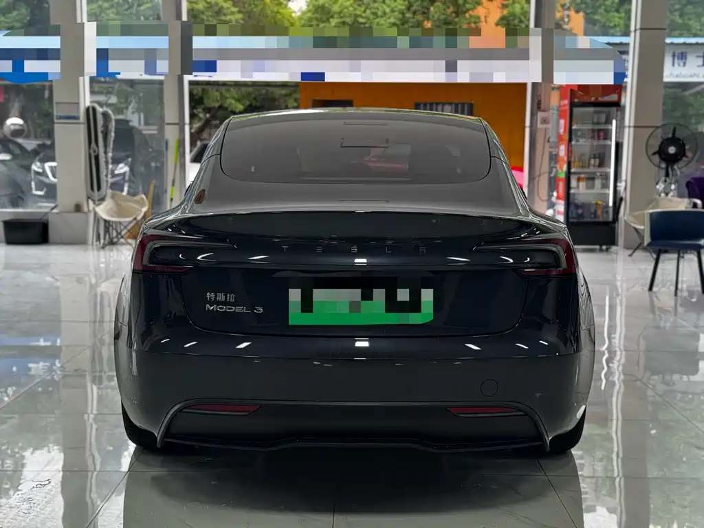Tesla Model 3 — миниатюра 4