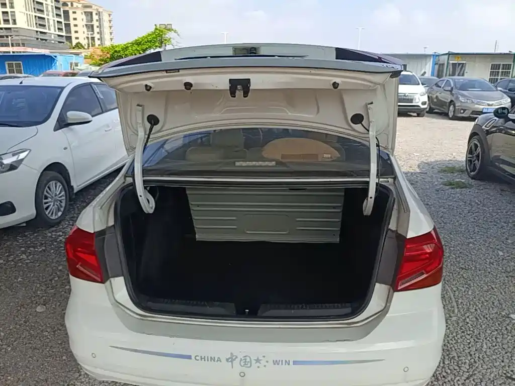 Volkswagen Jetta — миниатюра 19