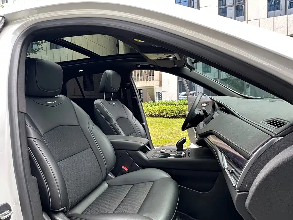 Cadillac XT4 — миниатюра 11