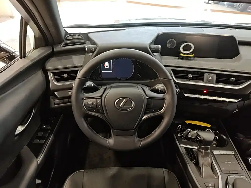 Lexus UX — миниатюра 15