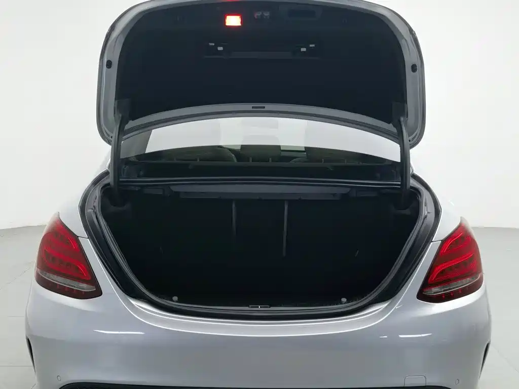 Mercedes-Benz C-Class — миниатюра 16