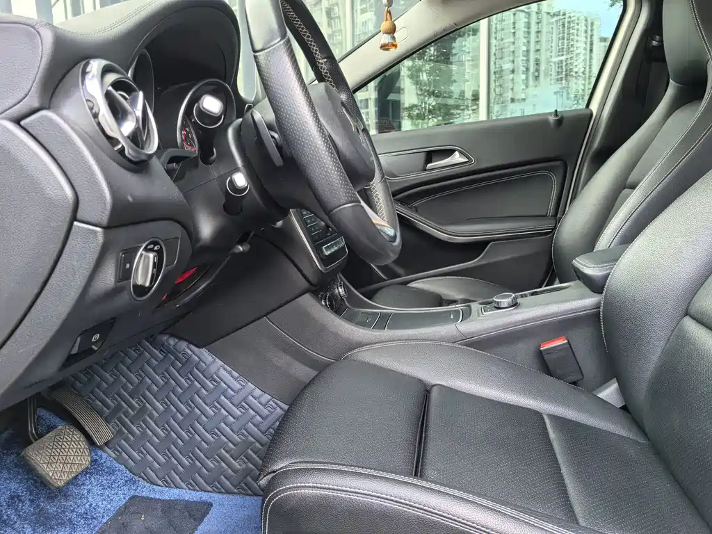 Mercedes-Benz GLA — миниатюра 8