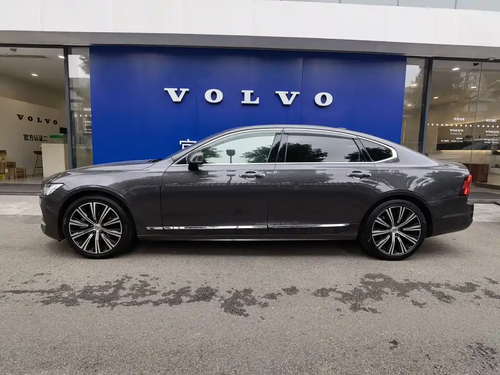 Volvo S90 2023 B5 Luxury