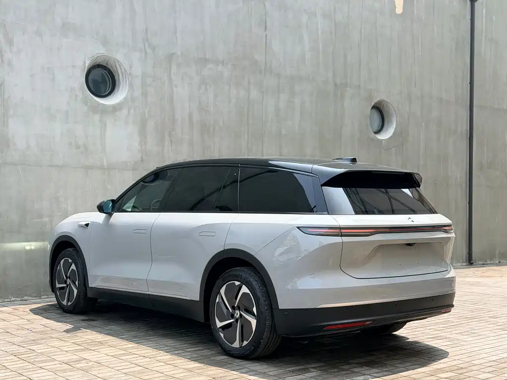 NIO ES8 2023 75kWh