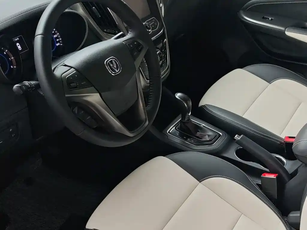 Changan CS35 — миниатюра 9