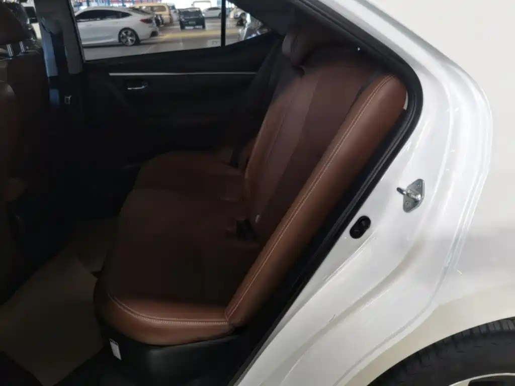 Toyota Levin Twin Engine E+ — миниатюра 17