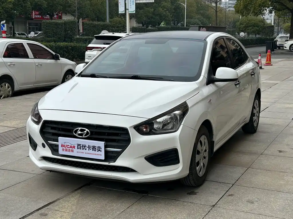 HYUNDAI RENA