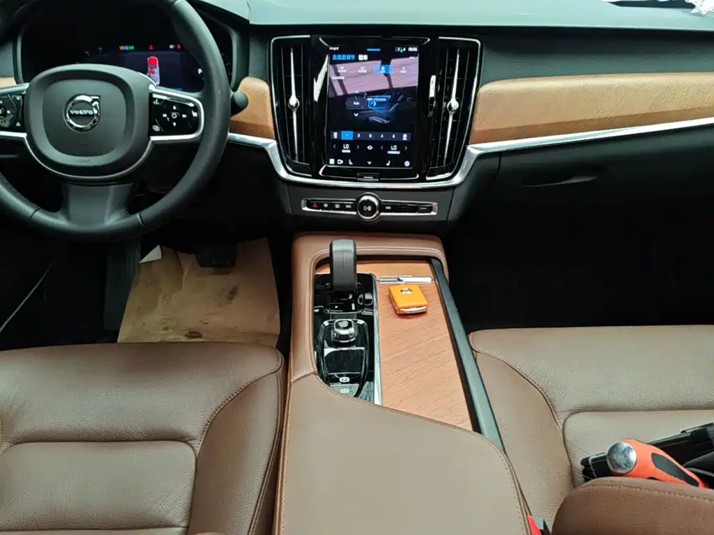 Volvo S90 — миниатюра 14