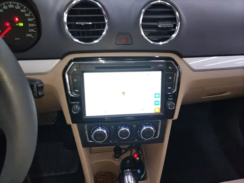Volkswagen Jetta — миниатюра 13