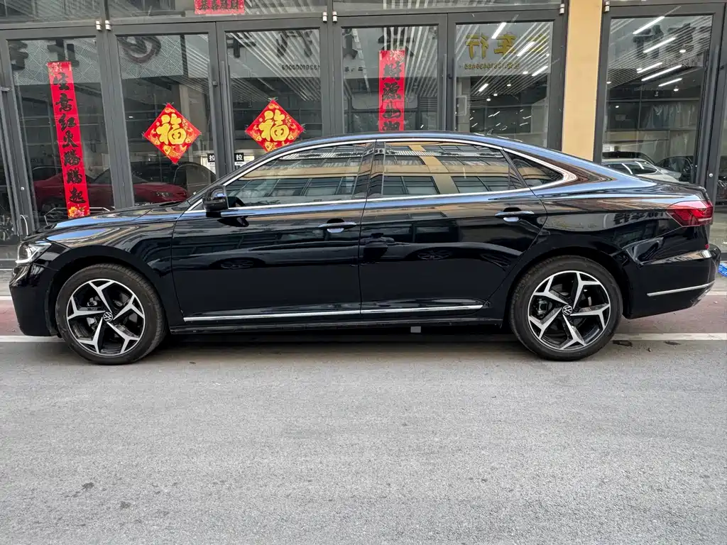 Volkswagen Passat 2025 380TSI