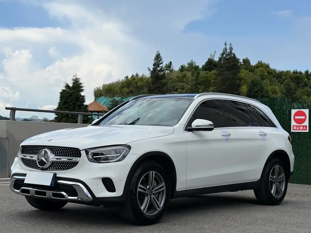MERCEDES-BENZ GLC
