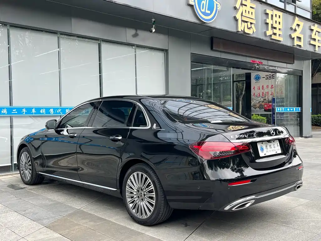 Mercedes-Benz E-Class — миниатюра 16