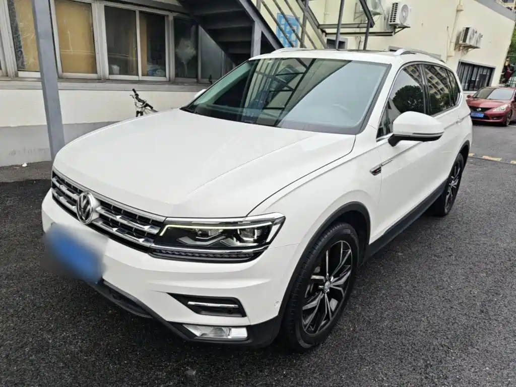 Volkswagen Tiguan L — миниатюра 2