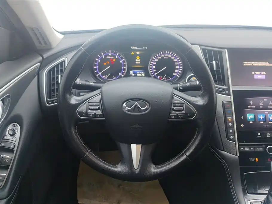 INFINITI Q50L