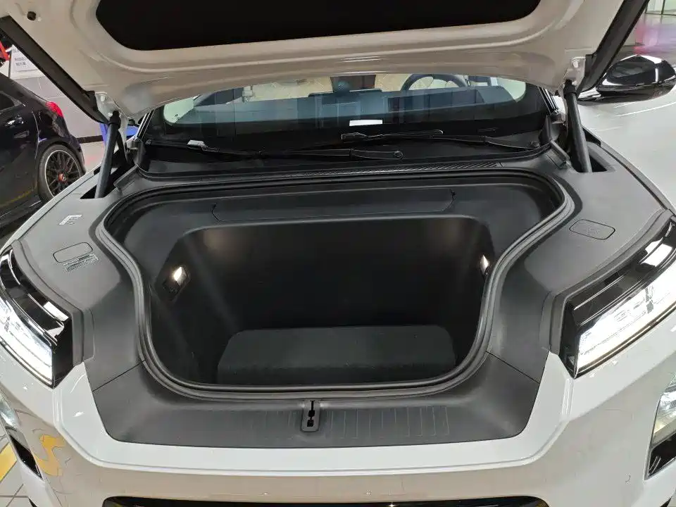 NIO ES8 2026 мест