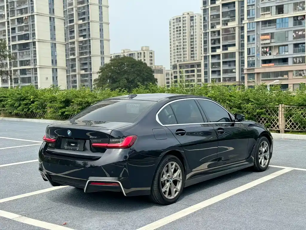 BMW i3 — миниатюра 9