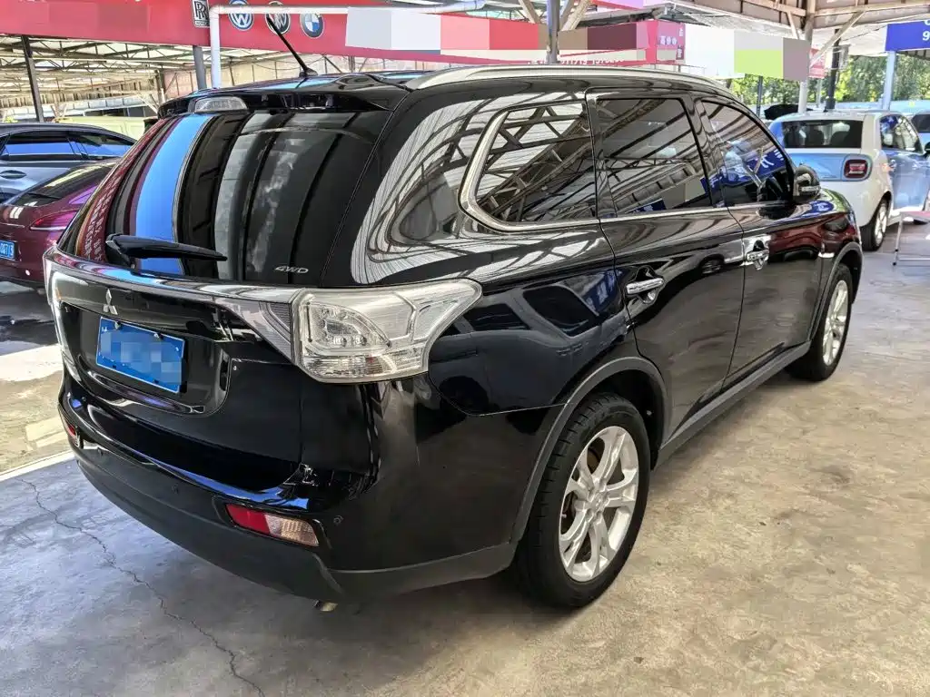 Mitsubishi Outlander (Import) — миниатюра 7