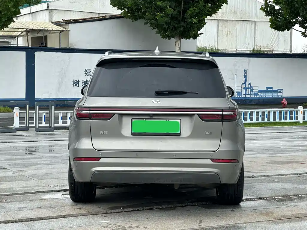 Li Auto ONE 2020 6 мест