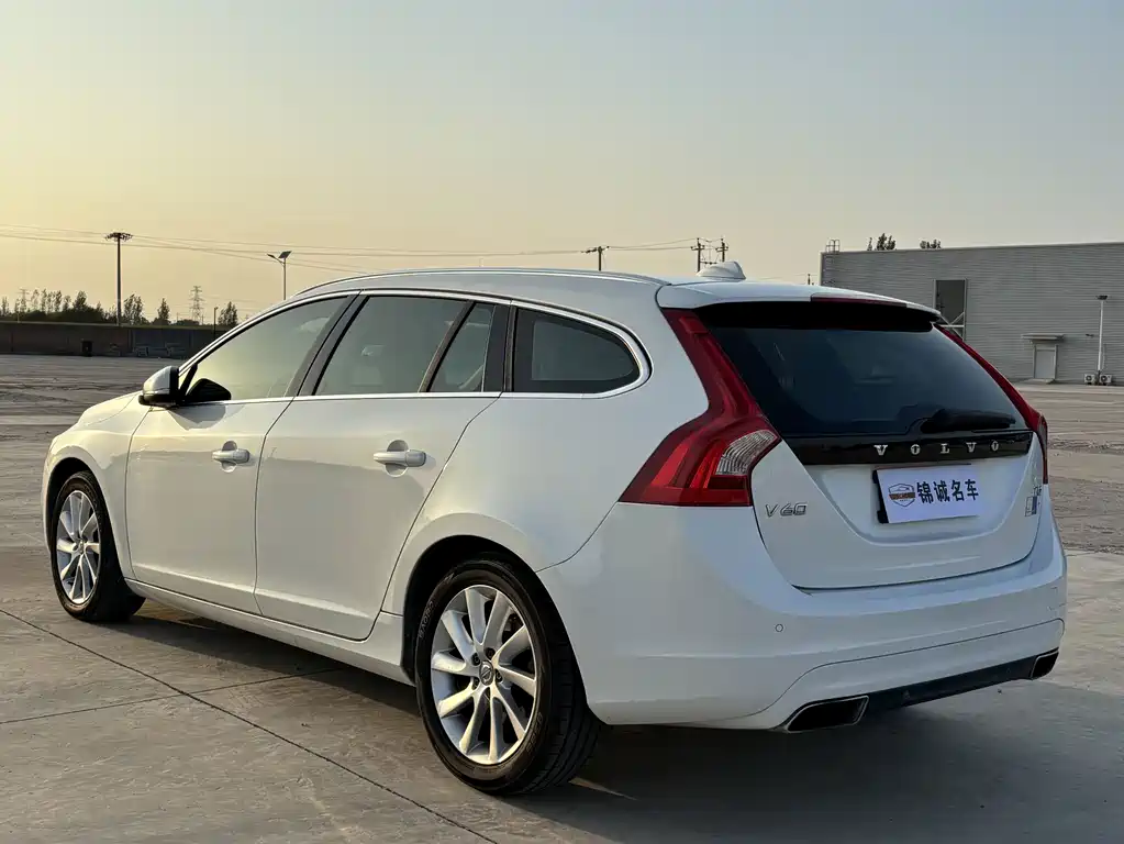 Volvo V60 — миниатюра 6