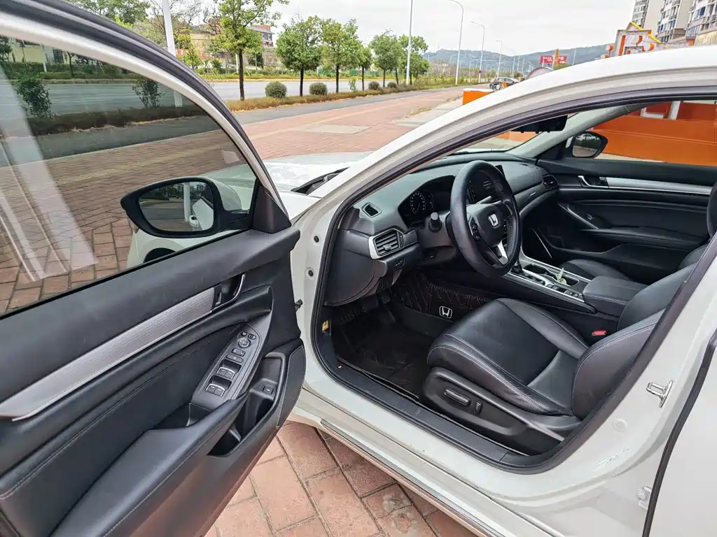 Honda Accord 2022 — фото 18