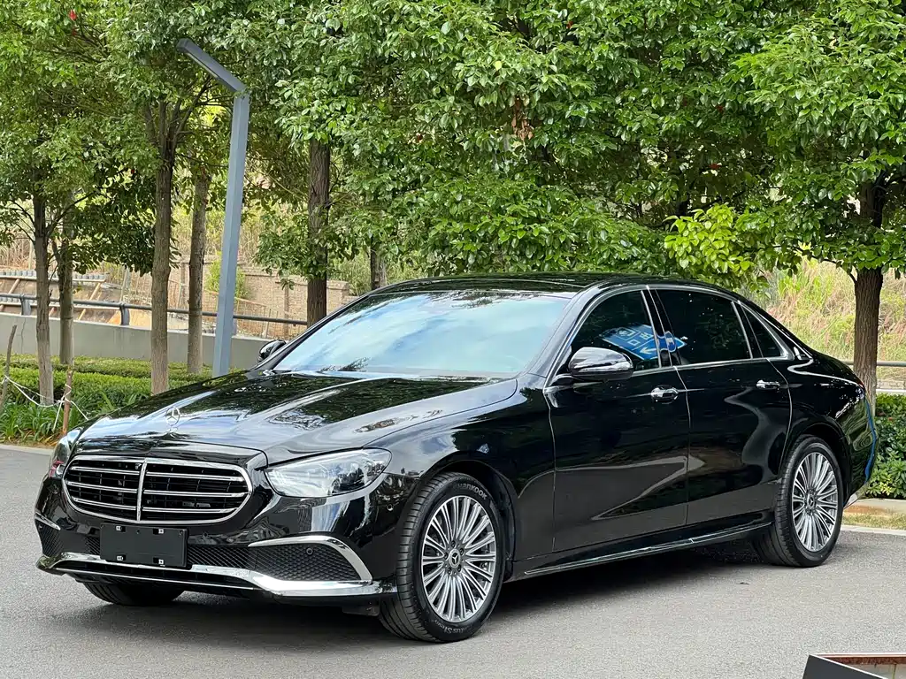 Mercedes-Benz E-Class — миниатюра 3