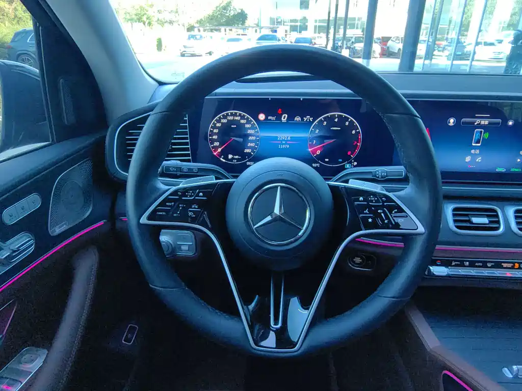 Mercedes-Benz GLE (Import) — миниатюра 12