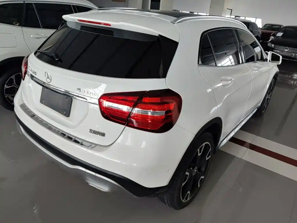 Mercedes-Benz GLA — миниатюра 7