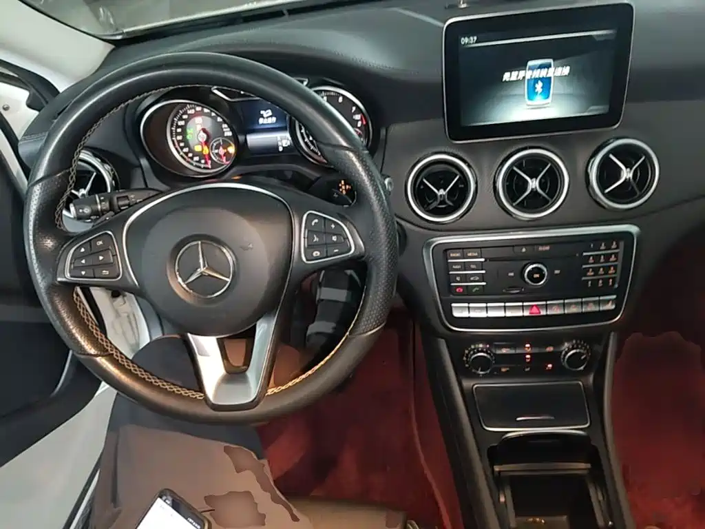 Mercedes-Benz GLA — миниатюра 10