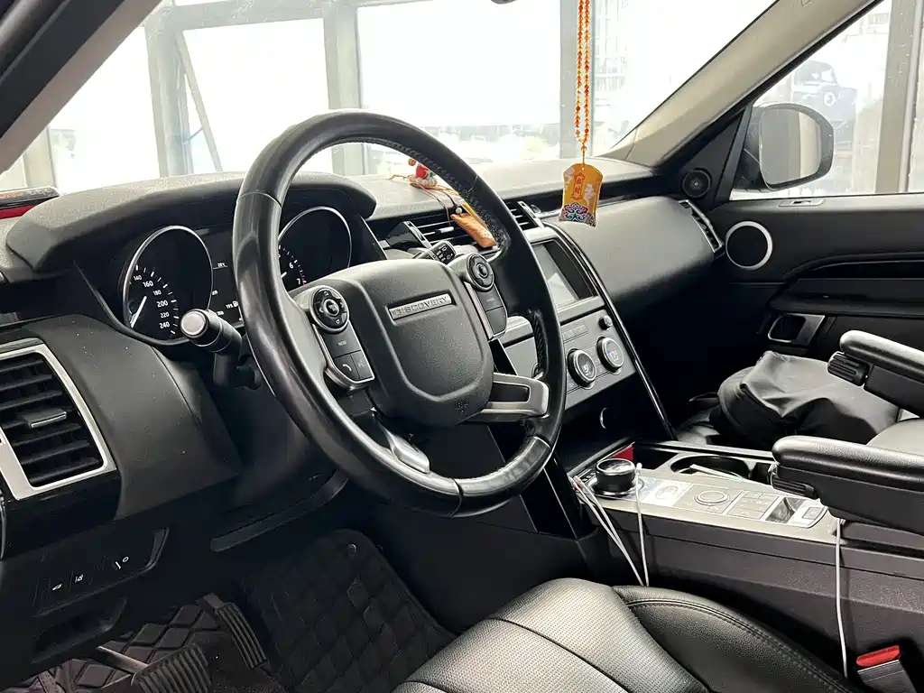 Land Rover Discovery 2018 2.0T SE