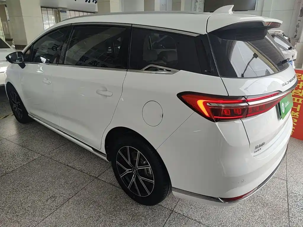 BYD MAX New Energy — миниатюра 5
