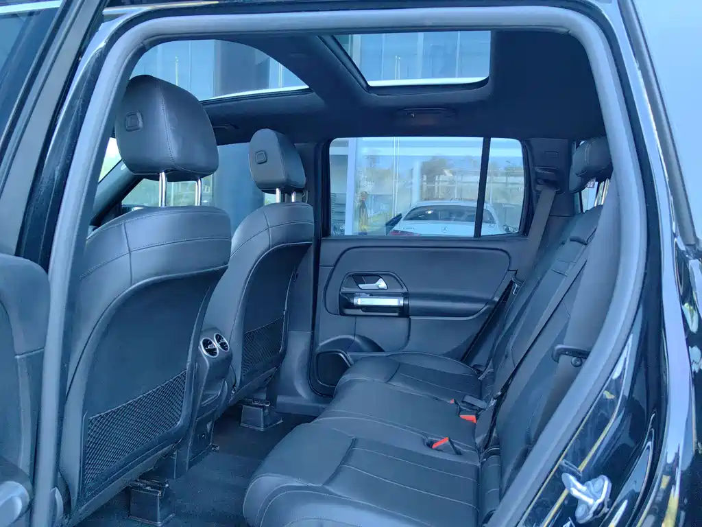 Mercedes-Benz GLB — миниатюра 9