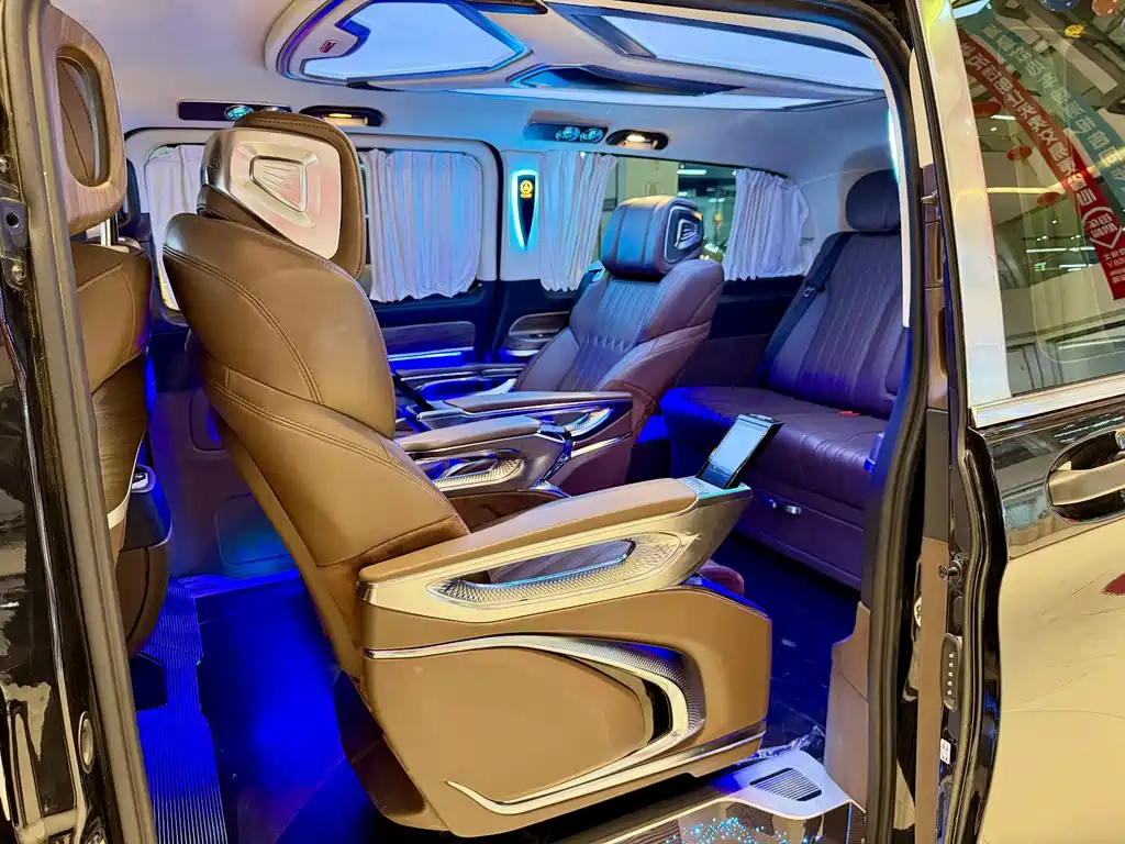 Mercedes-Benz Vito 2023 — фото 16