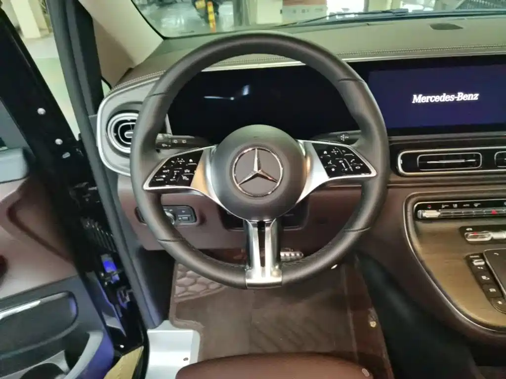 Mercedes-Benz V-Class — миниатюра 11