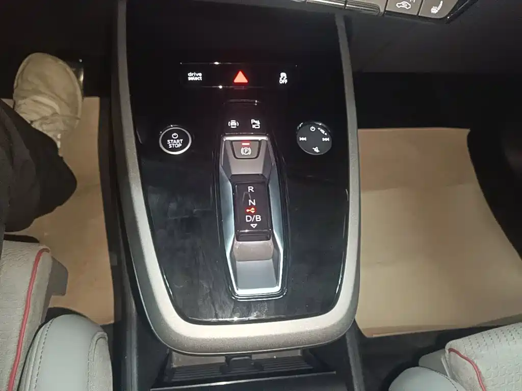 Audi Q5 e-tron — миниатюра 14