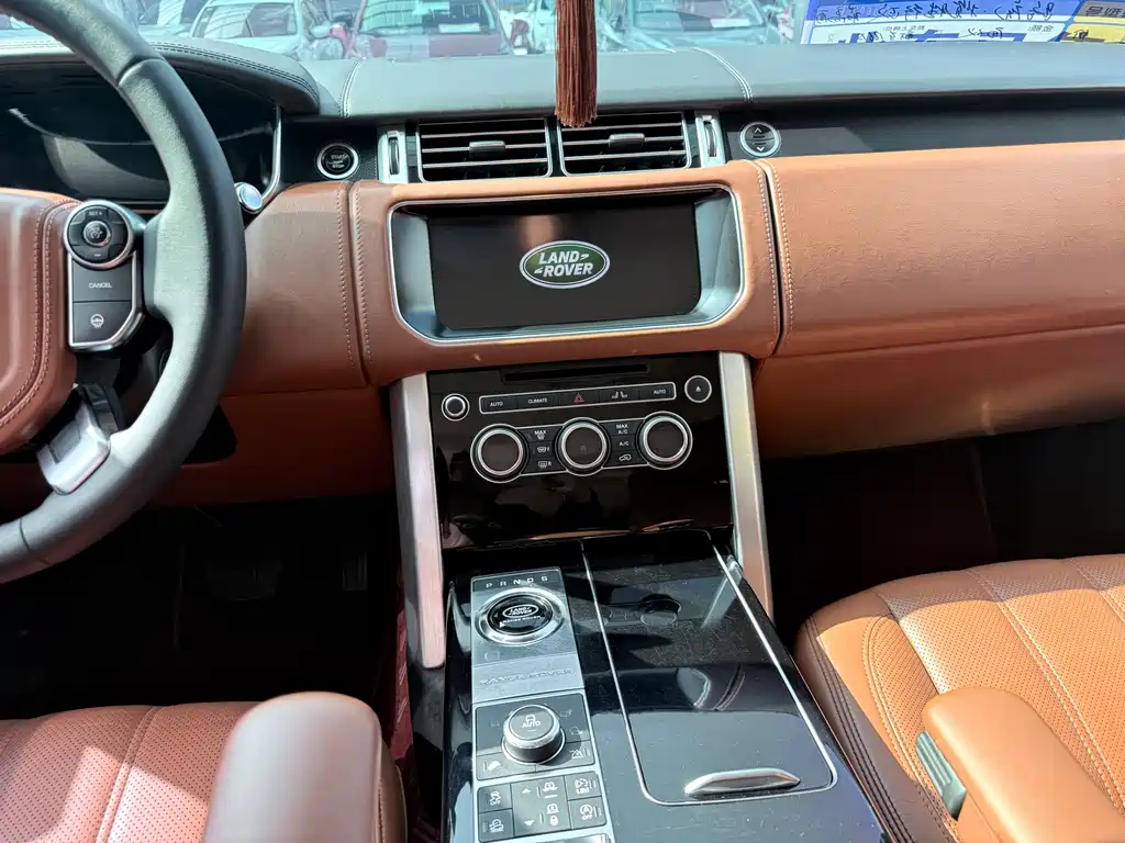 Land Rover Range Rover — миниатюра 15