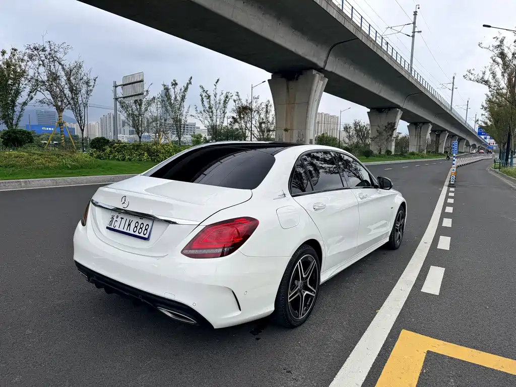 Mercedes-Benz C-Class — миниатюра 10