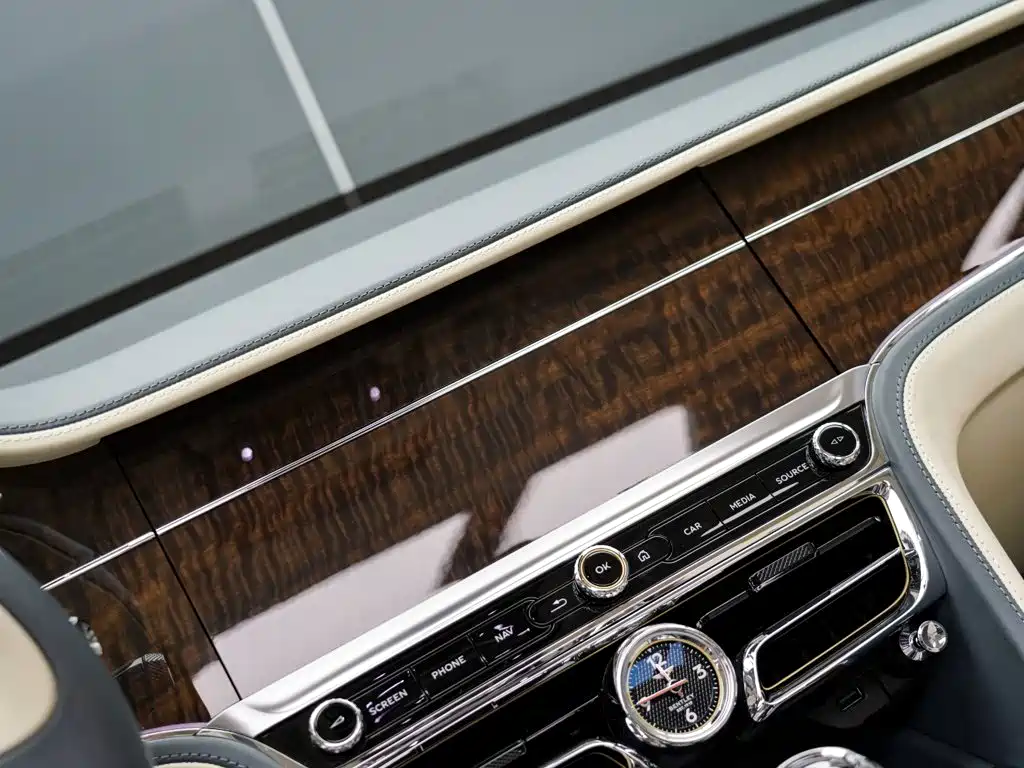 Bentley Flying Spur — миниатюра 20