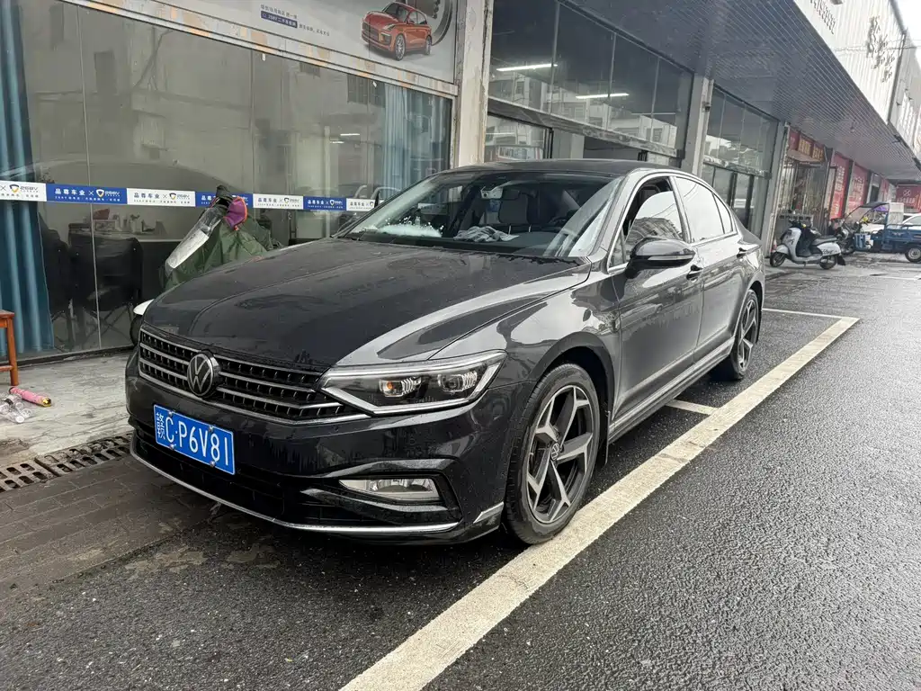 Volkswagen Magotan 2025