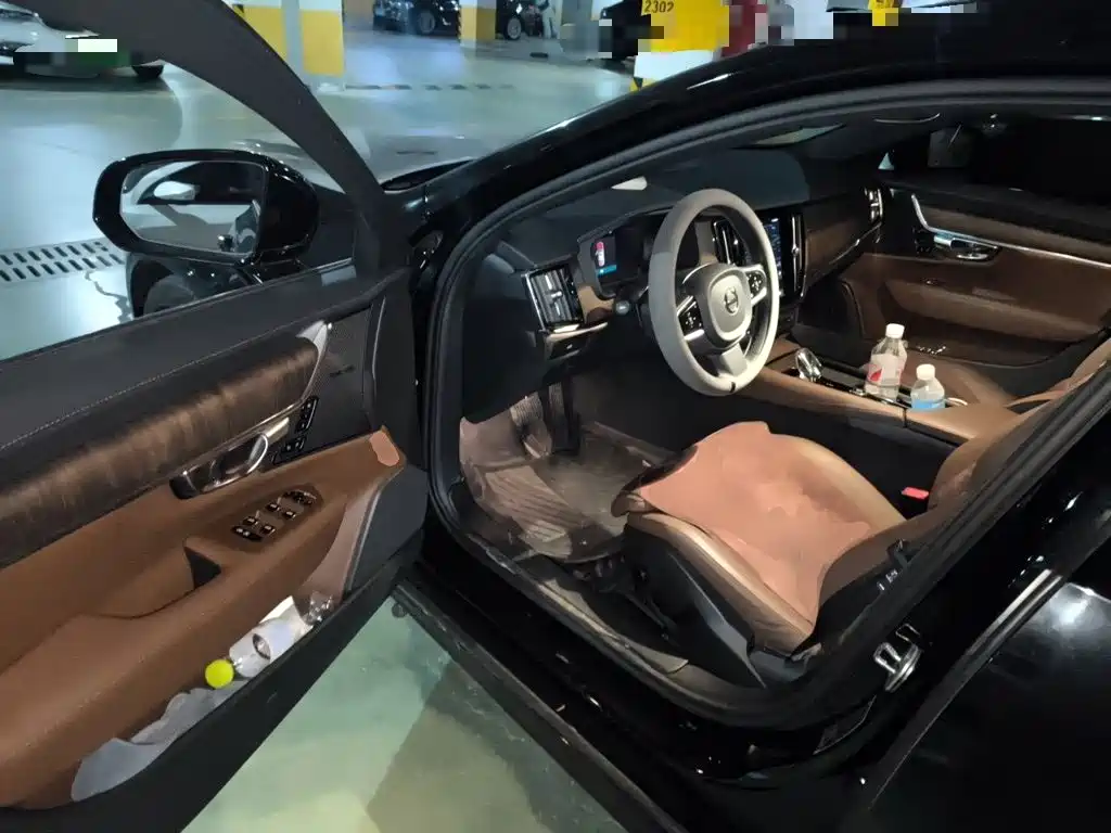 Volvo S90 — миниатюра 17