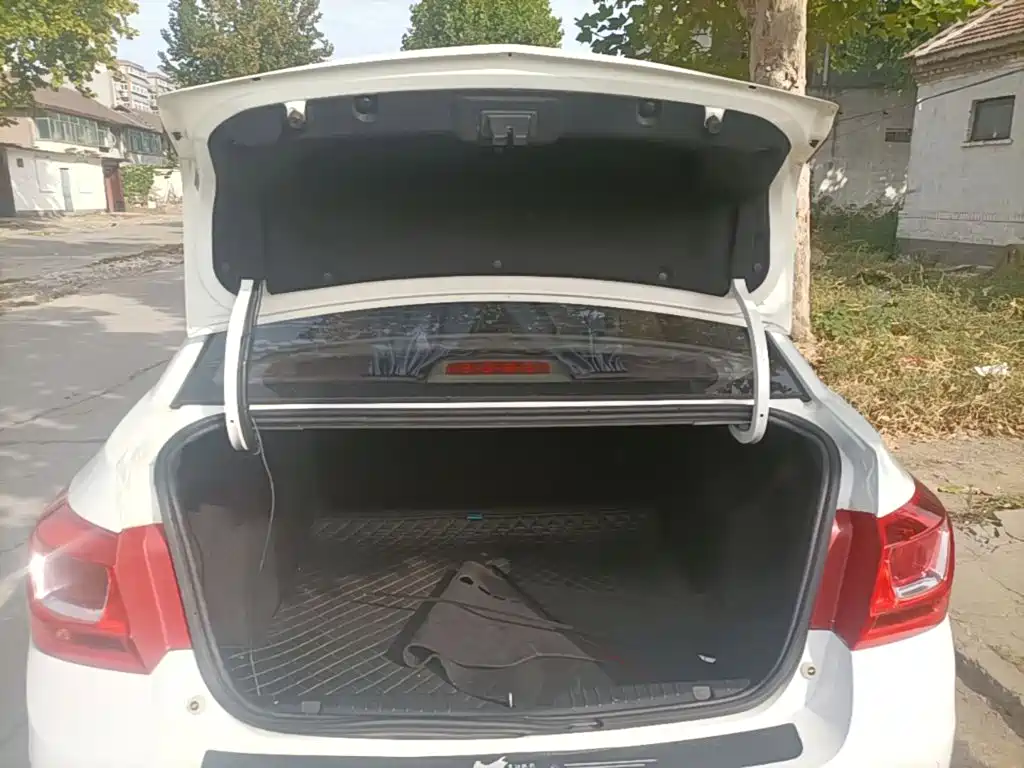 Chevrolet Cruze — миниатюра 19