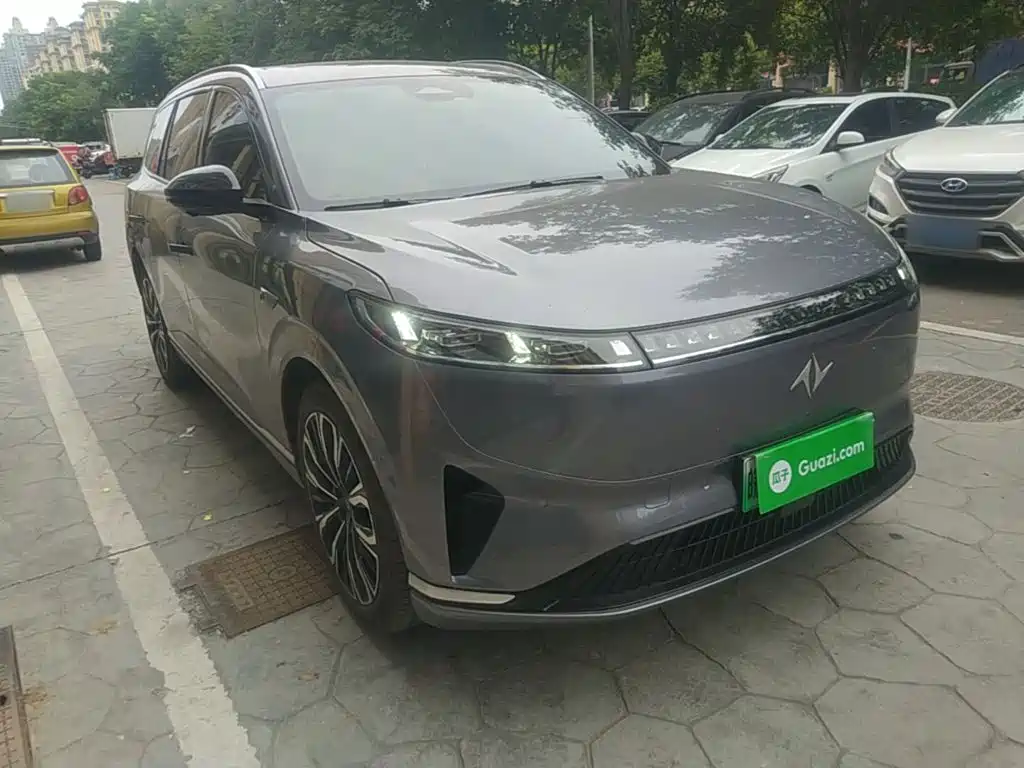 Dongfeng eπ008 2025 636Ultra Electric 6 мест