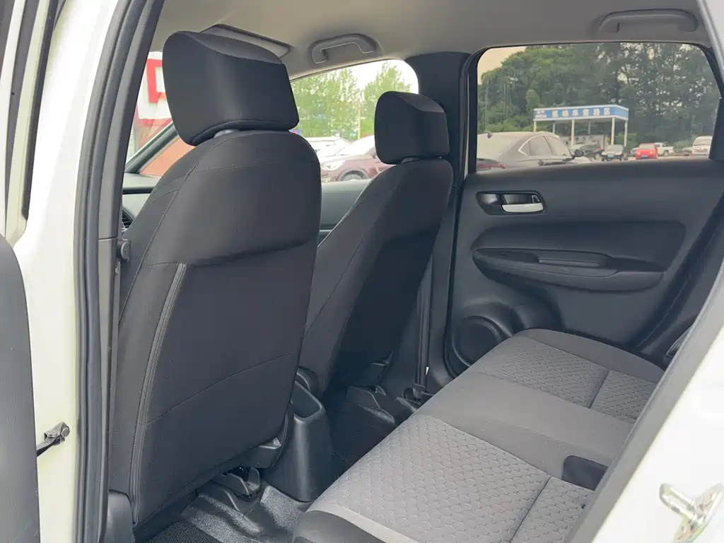 Honda Fit — миниатюра 7